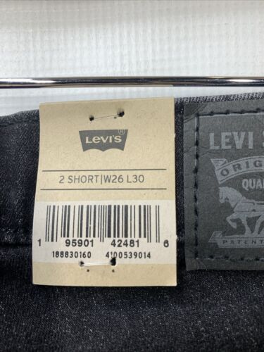 Levi's Women's 724 High-Rise Straight Jeans Size 26/30 Slim Straight Long Pants