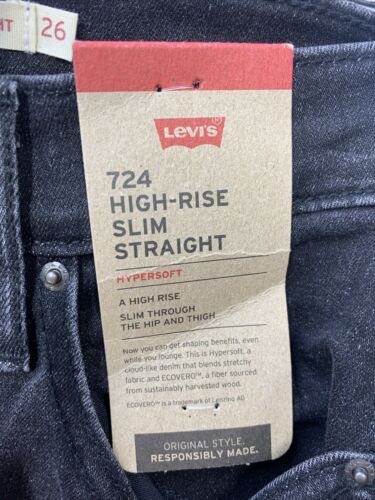 Levi's Women's 724 High-Rise Straight Jeans Size 26/30 Slim Straight Long Pants