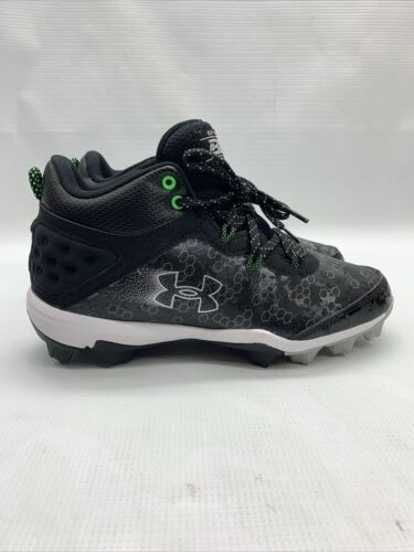 Under Armour Boy's Harper 8 Mid TPU Jr Baseball Shoe Size 5.5 Y Black Lace-up