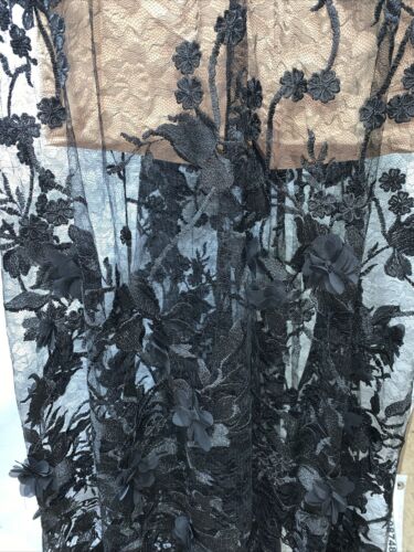 Dress the Population Plunging Gown Sleeveless Floral Dress Black/Nude - Medium