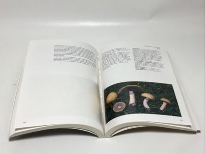 Texas Mushrooms: A Field Guide By Susan Metzler and Van Metzler 1992 First Ed PB