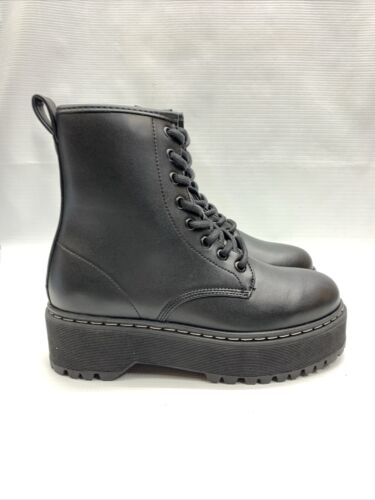 Steve Madden Bettyy1 Women's Combat Lug Boot Black Size 7 Round Toe Lace-Up