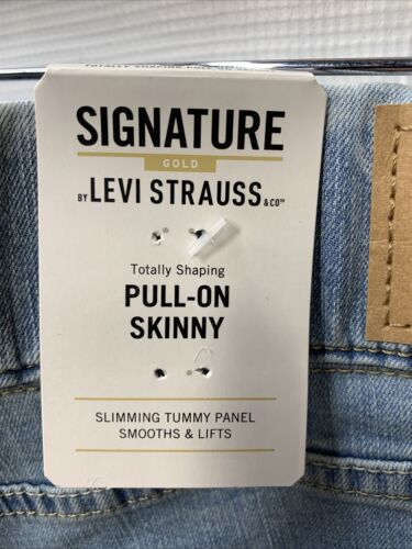 Signature by Levi's Jeans Womens 10M 30/30 Totally Shaping Pull On Skinny Blue